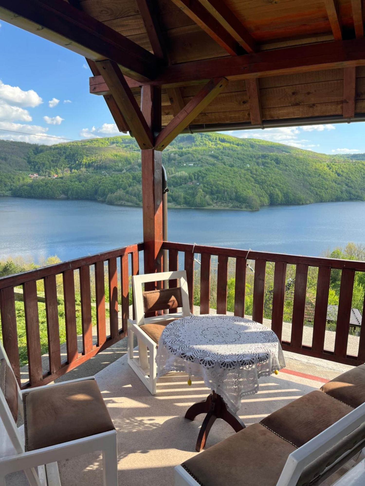 Apartman Jezero Vrutci Užice Buitenkant foto